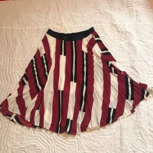 Express knee length flouncy skirt